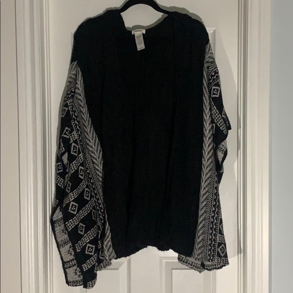 Black & white poncho from Garage - Picture 1 of 4